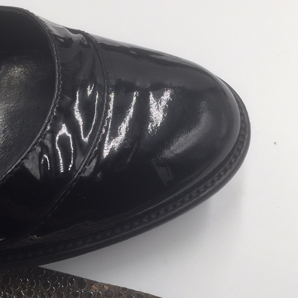 CHANEL Glossy Black Heels - Picture 12 of 15